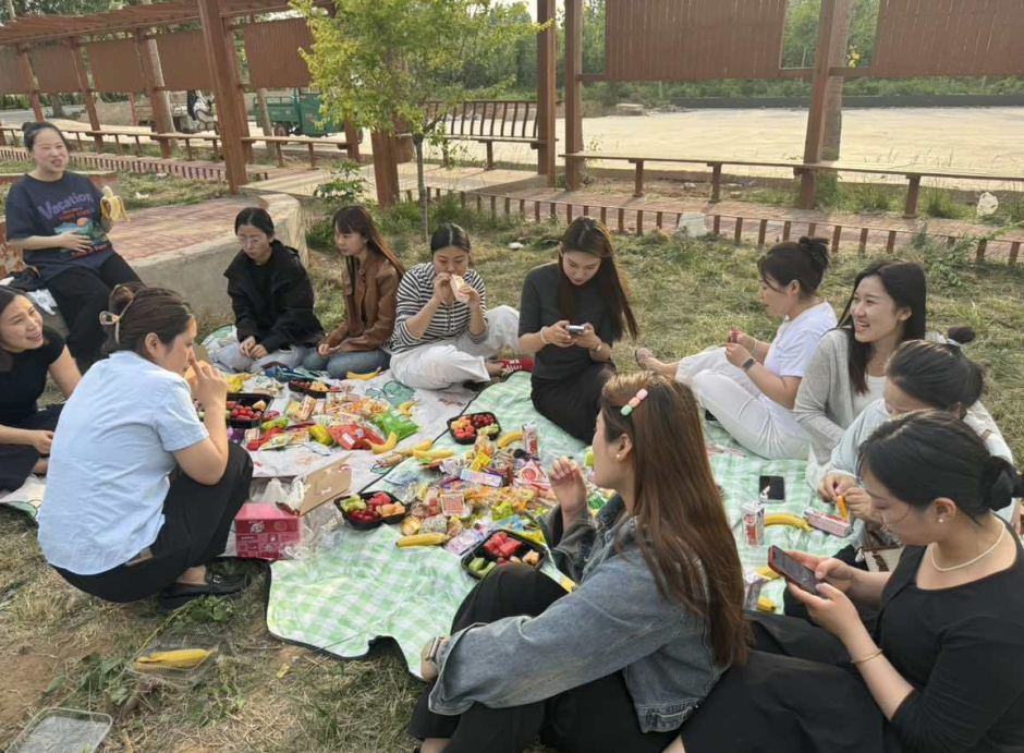 致敬“光明守护者” | 大名爱眼眼科医院举办护士节户外野餐活动,点亮温暖时光 致敬“光明守护者” | 大名爱眼眼科医院举办护士节户外野餐活动,点亮温暖时光